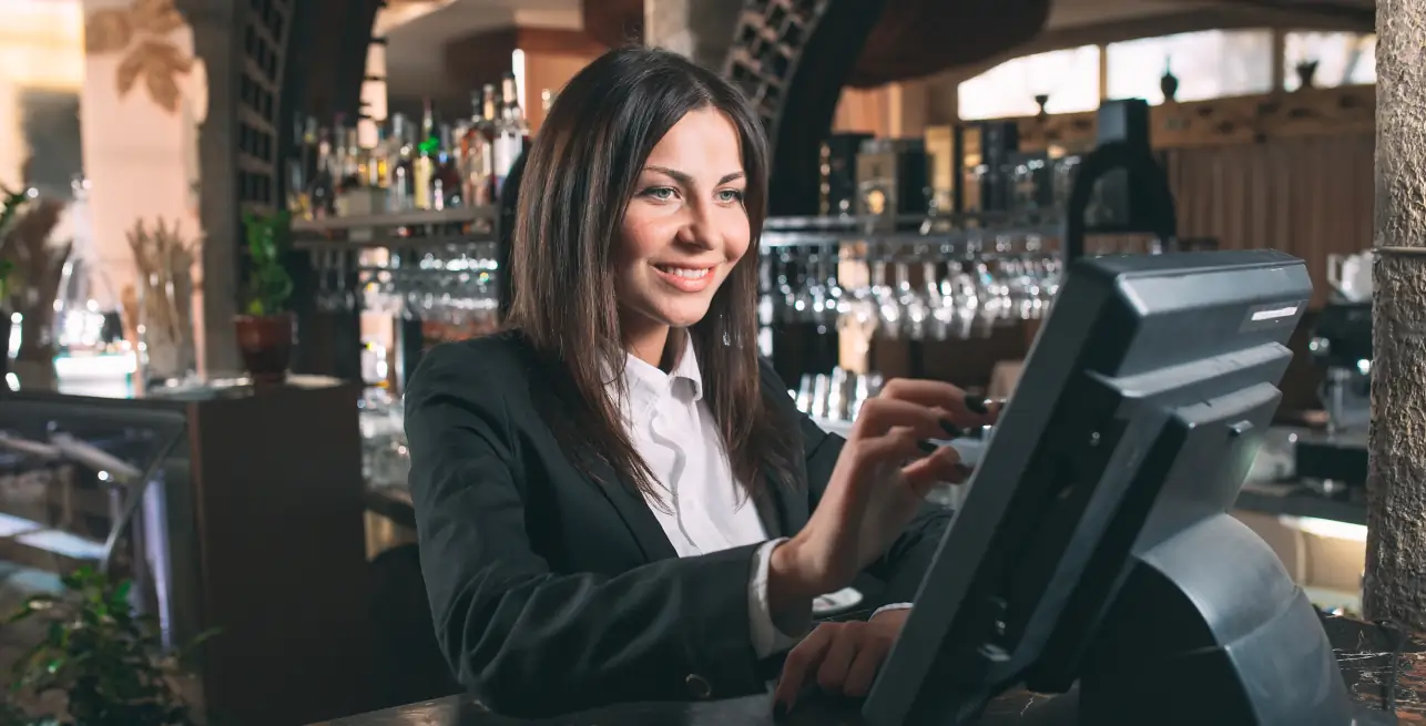 Restaurant manager using POS system